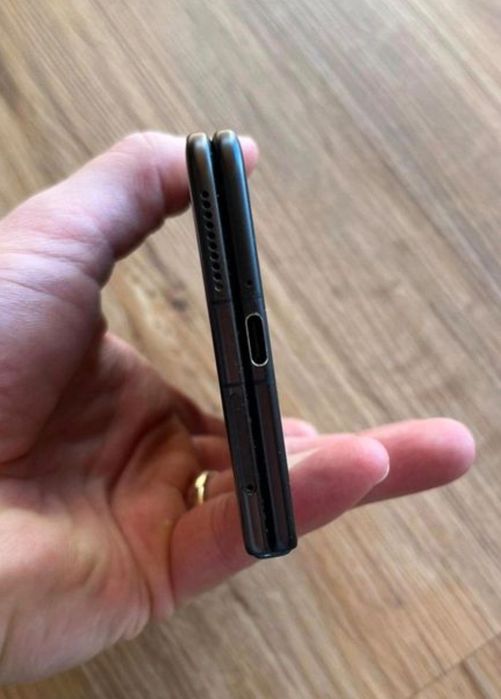 Honor Magic V3 5G 512GB Negru – impecabil, liber rețea, garanție 1 an