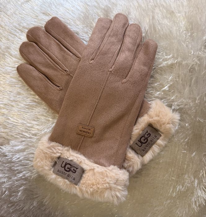 UGG manusi maro deschis de iarna