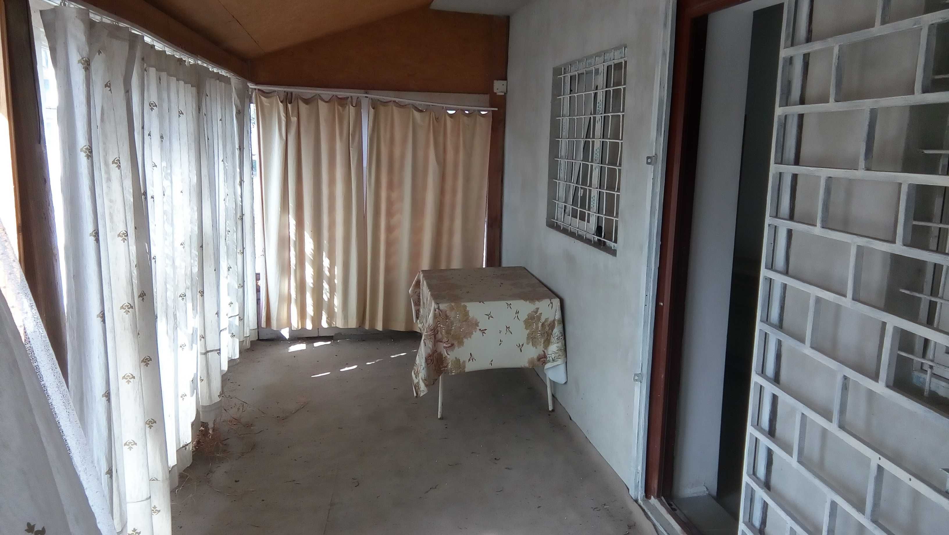 Teren intravilan cu casa în Rosiorii de Vede