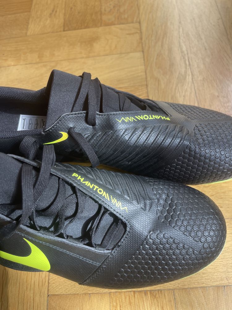 НОВИ футболни обувки NIKE Phantom VNM размер 45 калеври бутонки
