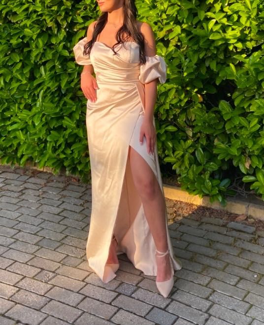 Официална  рокля