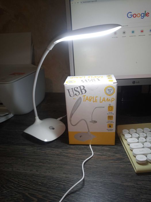 Lampa flexibila birou