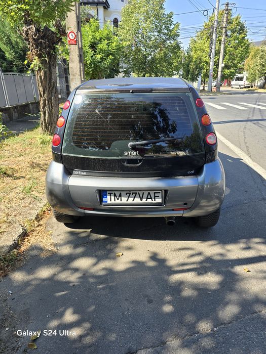 Vând Smart Four For ( 4 usi ) 1,5 cdi