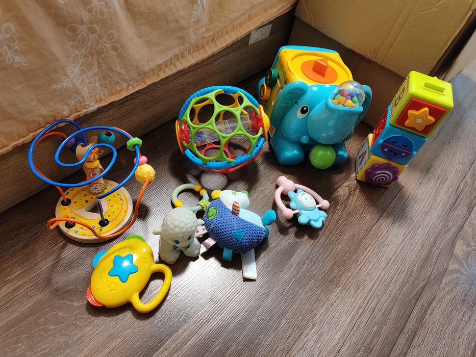 Лот играчки за деца