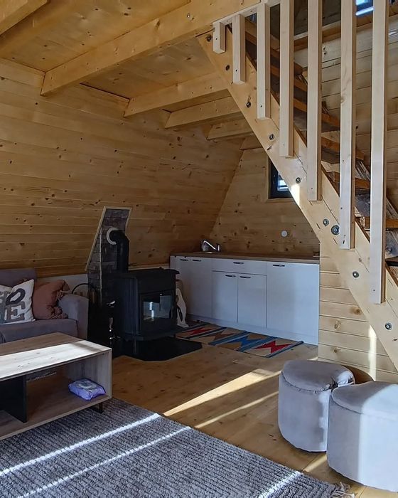 Vând cabană tip A frame