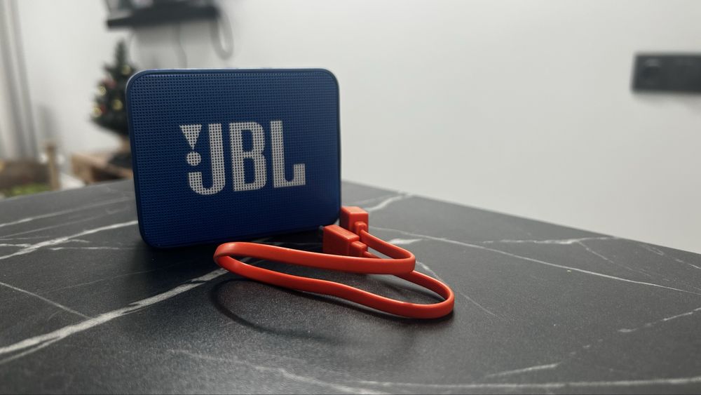 Колонка JBL GO — отличное состояние, оригинал