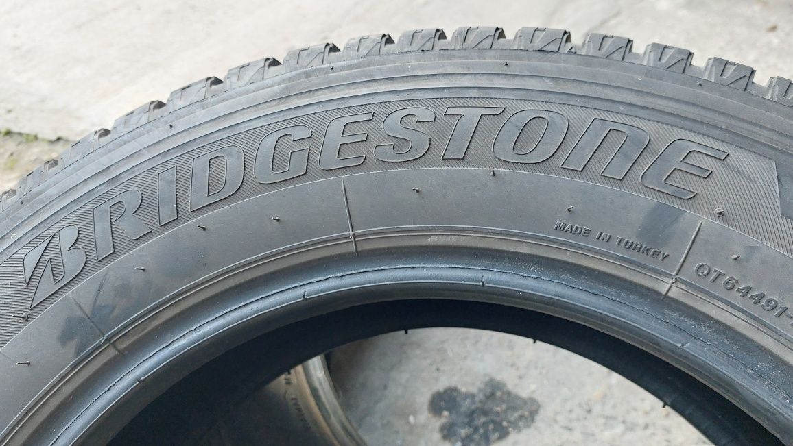 Зимни гуми 205/65/16 C Bridgestone Blizzak 2 броя за Бус