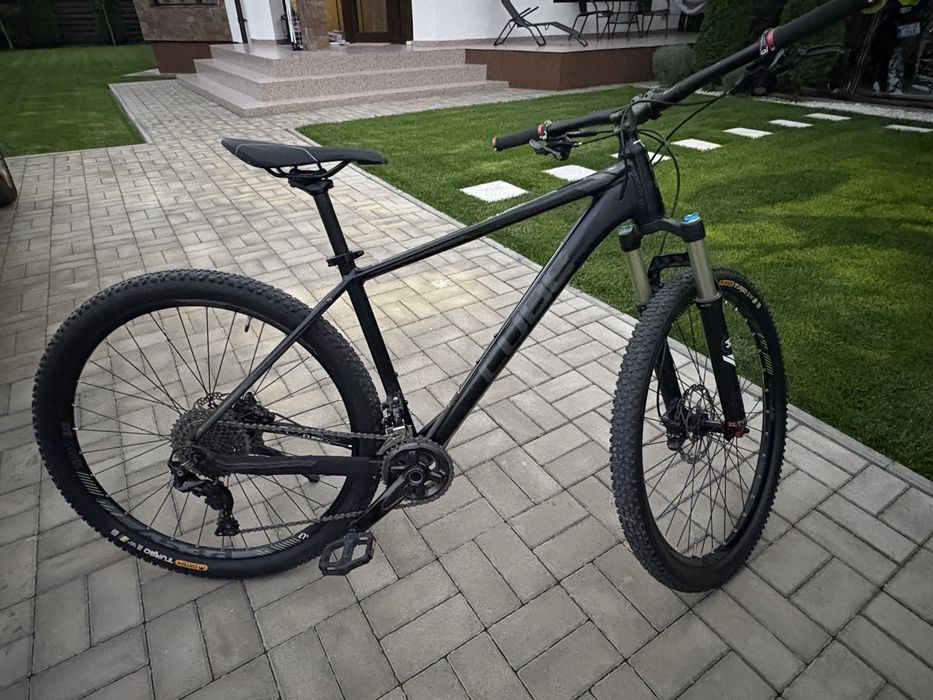Vand bicicleta mountain bike Cube