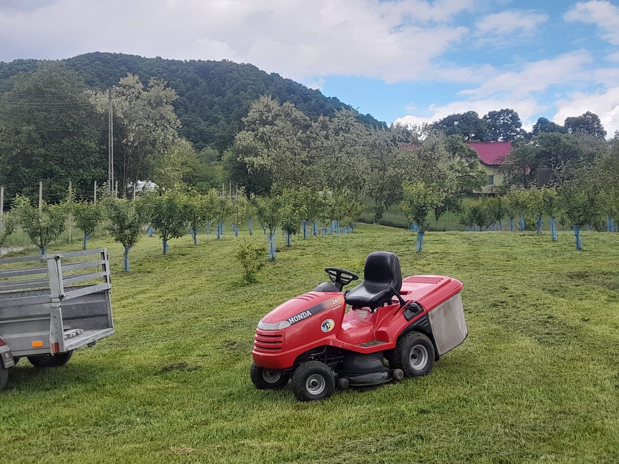 Vand tractoras de tuns iarba Honda