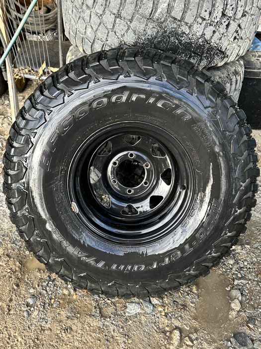 Jante nissan patrol 35X12 50R15LT