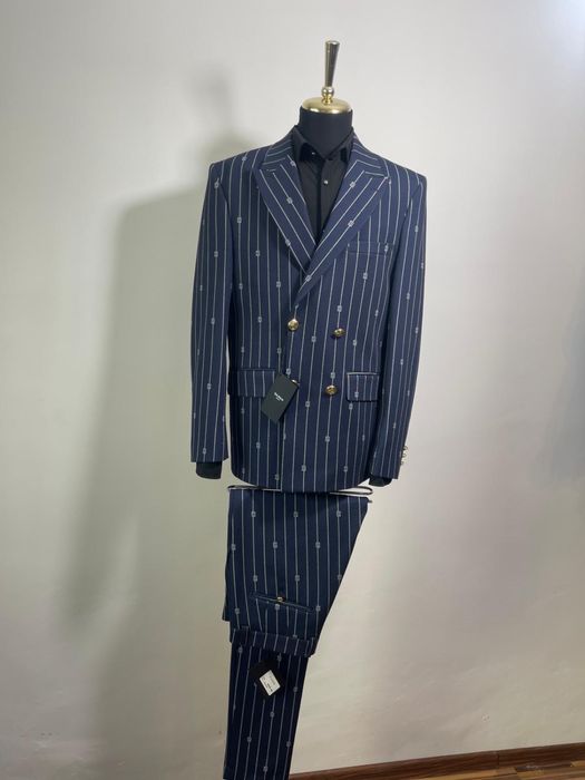 Costume barbati pentru orice eveniment