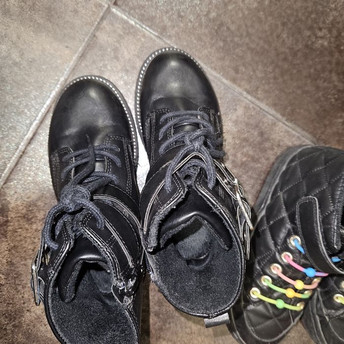 Боти и кецове HM