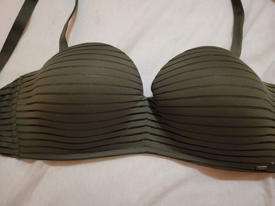 Сутиени - 85C до 95D