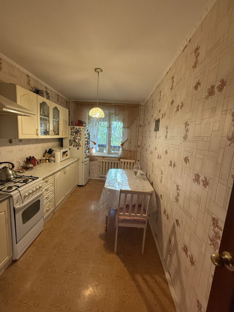 Продам 3-ех комн квартиру в 9-м мкр