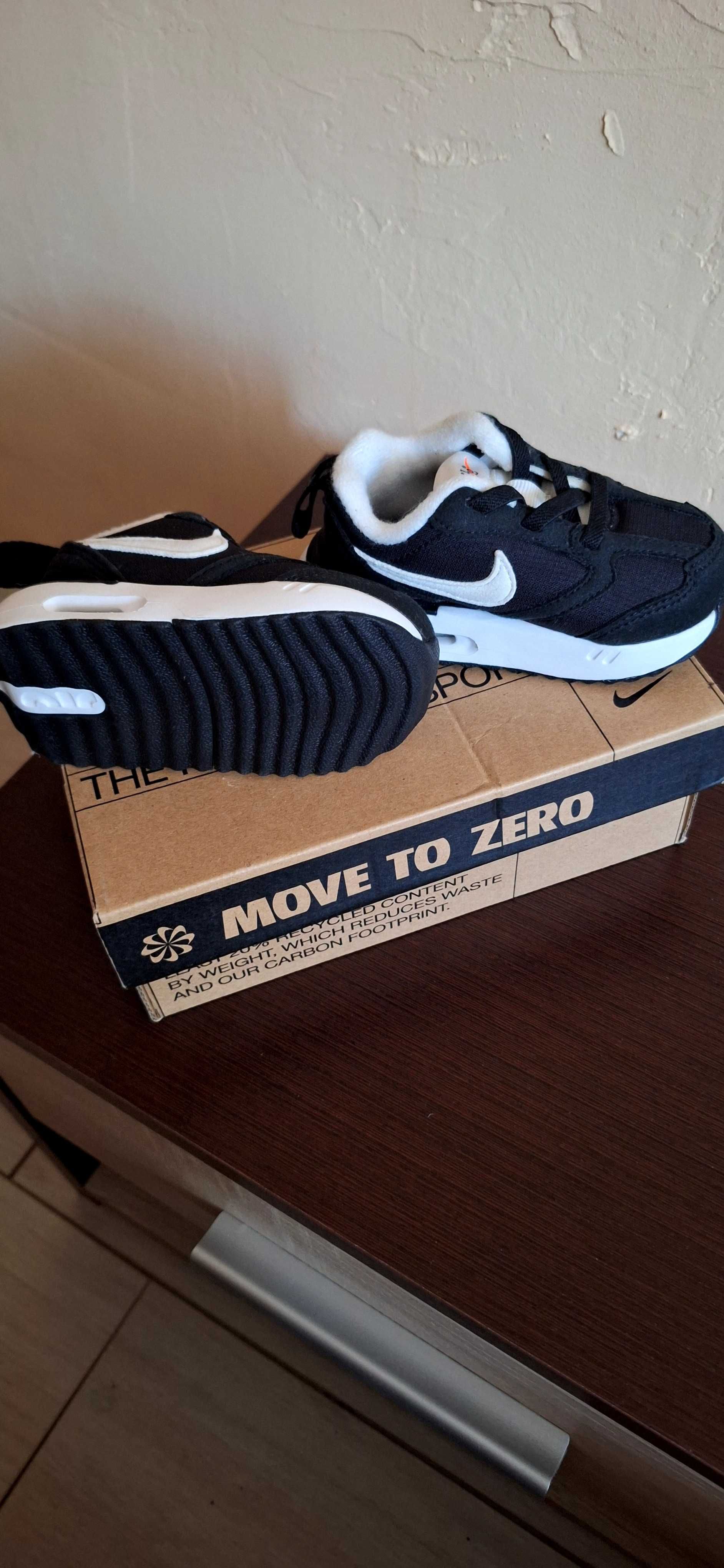 Бебешки маратонки Nike