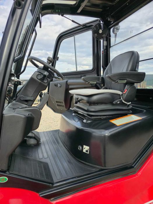 Motostivuitor HANGCHA 3 tone pentru teren accidentat