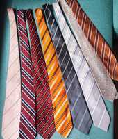 Вратовръзки различни цветове и марки