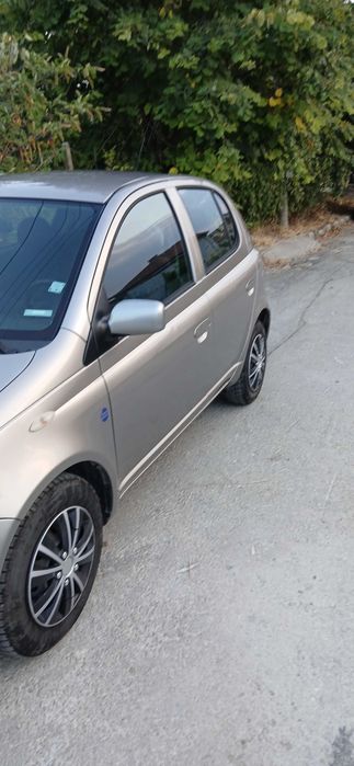 Тойота ярис 1.3,бензин vvti,4 врати