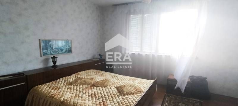 Двуетажна къща за продажба, с гараж и двор, в с. Старо Оряхово, обл. В