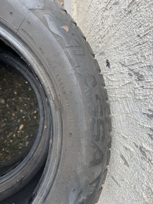2 бр.зимни гуми 16 цола 225/55/16 LASSA