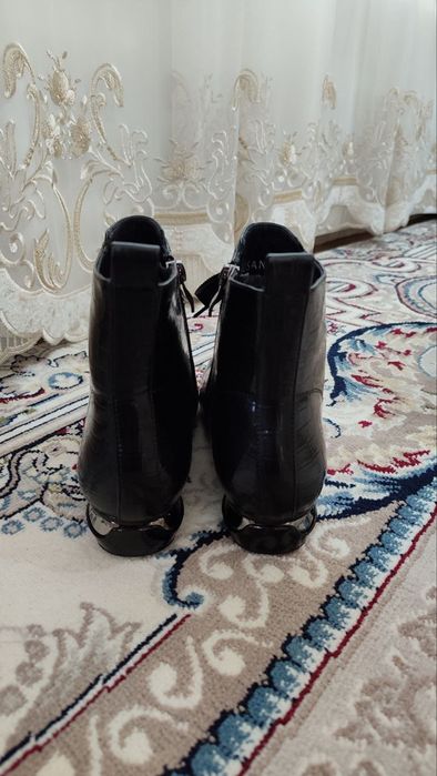 Лакированный этик 37