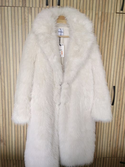 Bershka палто  с изкуствен косъм