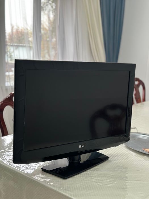 Телевизор LG в хорошом состоянии