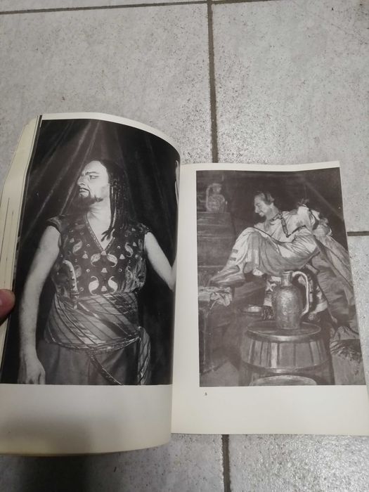 Албум за живота и творчеството на  оперния певец Борис Христов, опера