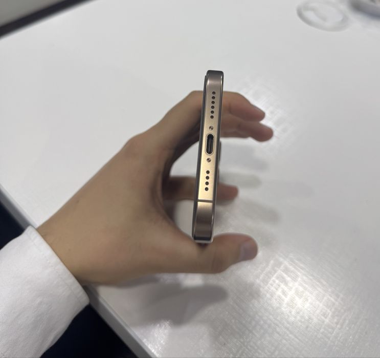 iphone 16 pro max 256gb Sim Desert titanium