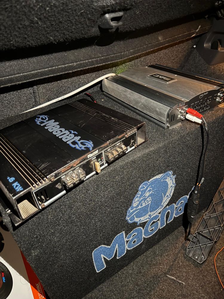 OFERTĂ - 2 statii subwoofer + 2 difuzoare