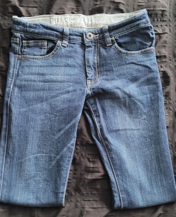 Vand blugi Guess 10 ani