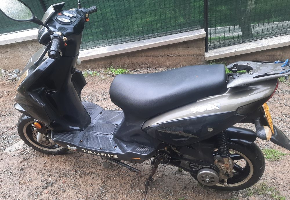 Vand scuter explorer 80 cc fara acte
