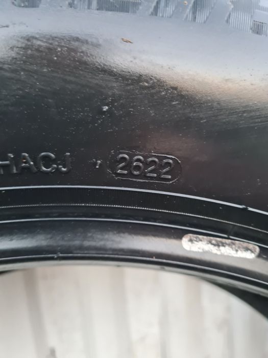 2 Anvelope de iarna*235/60R18*Nokian LICHIDARE STOC*75 Lei Buc*