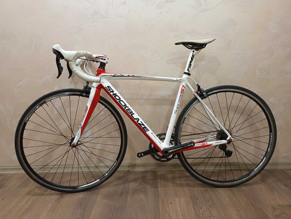 Карбонов шосеен велосипед Shockblaze Supreme S1