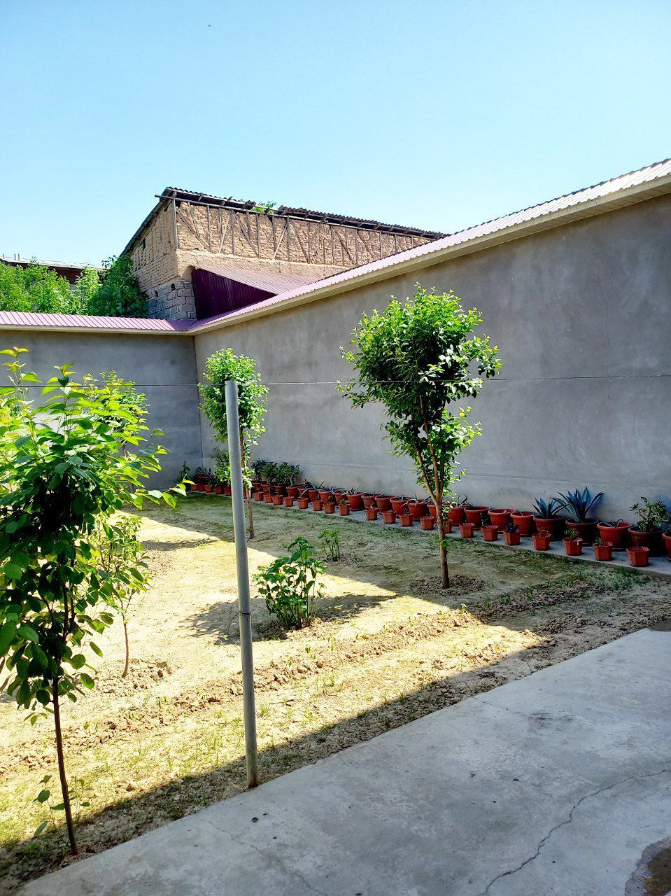 Nazarbeda uy sotiladi