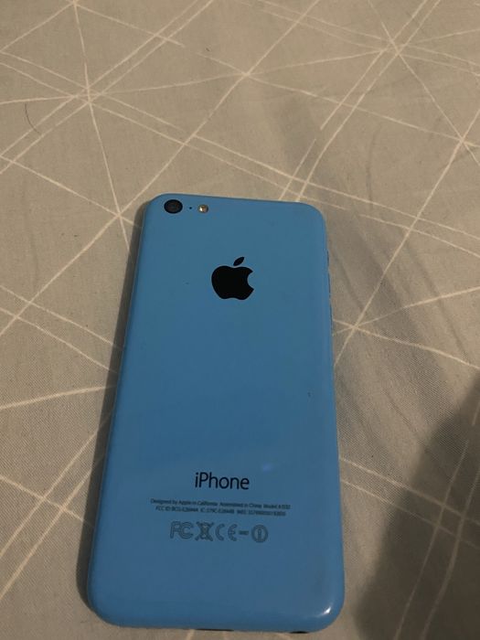 4 броя Iphone + ipod