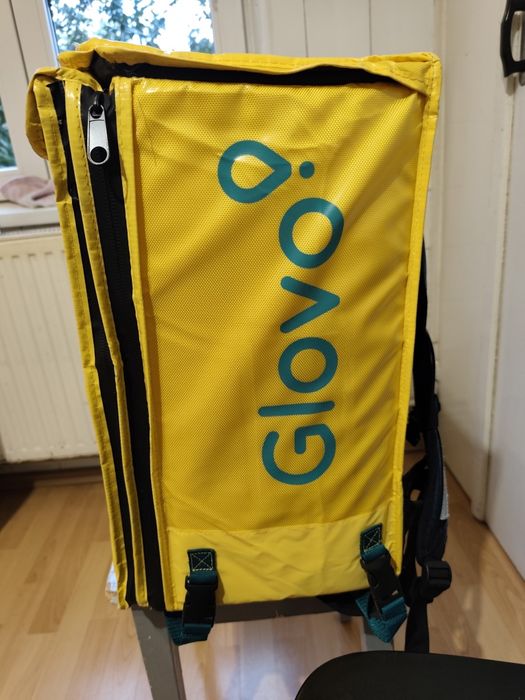 Vând geanta GLOVO curată și întreținută