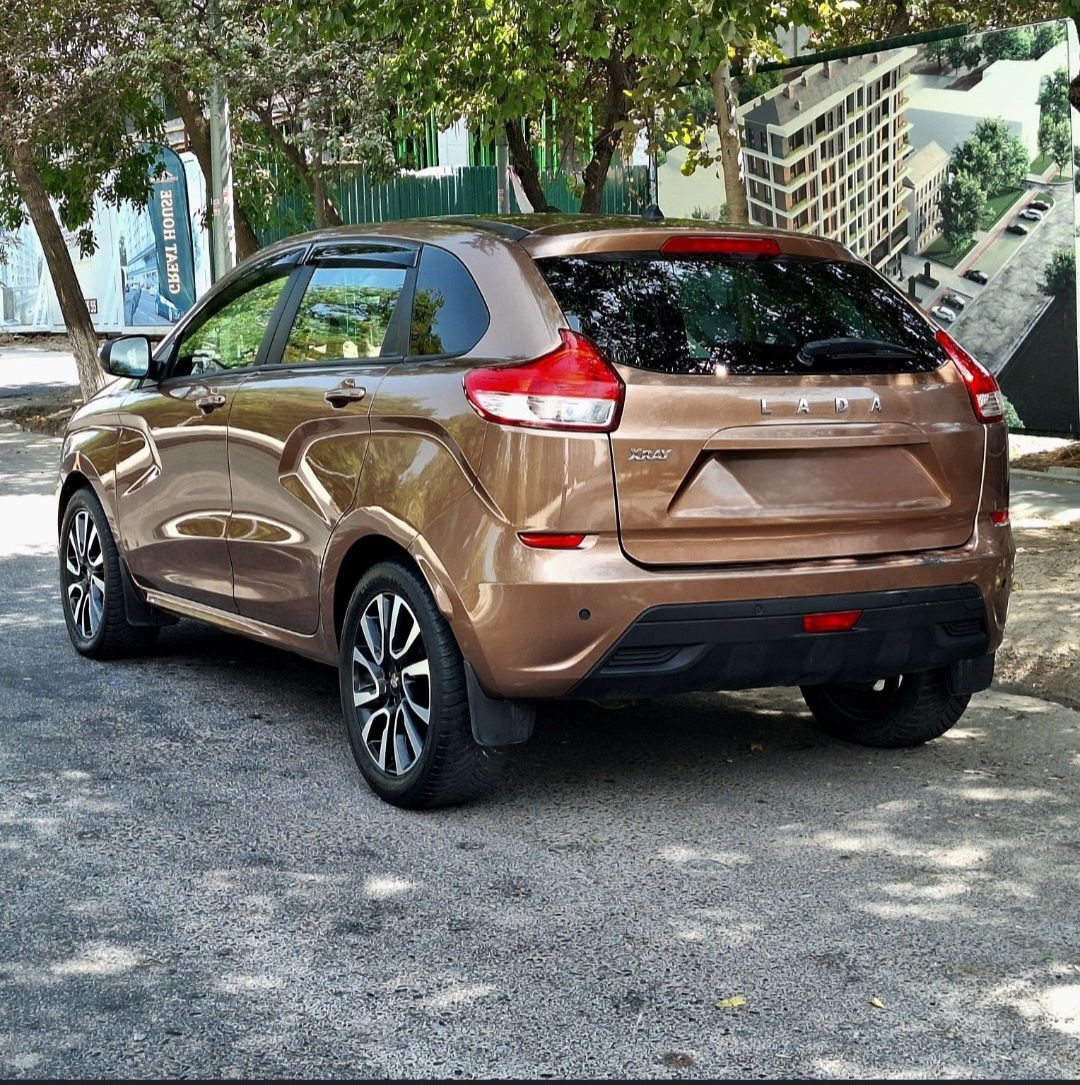 Lada X Ray tinig'idan izlaganla uchun Trakerni javobibini berdiganidan