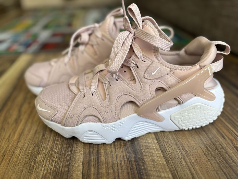 Adidasi Nike pentru dame 38/5-39