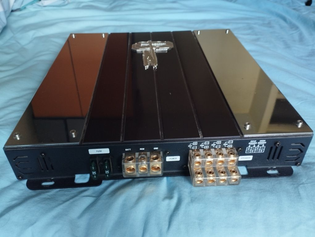 GZHA 4150X amplificator audio auto 4 x 150 w