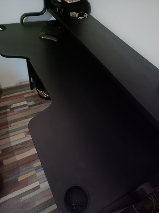Birou gaming Fredde ikea