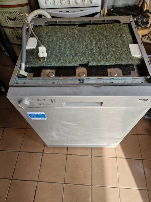 Продавам съдомиялна машина  Beko