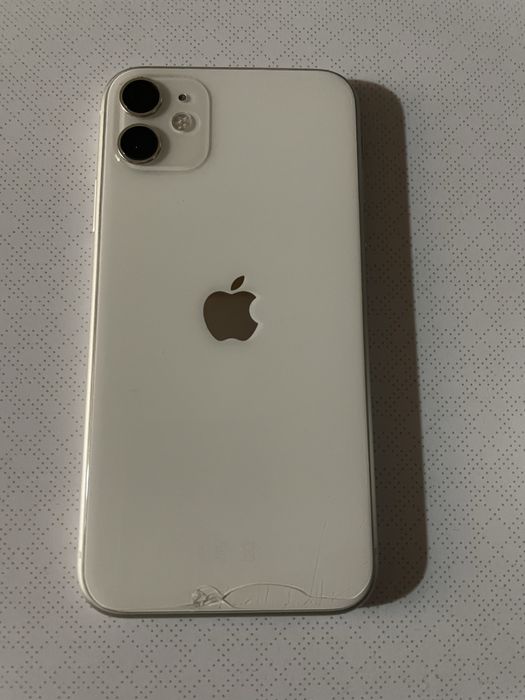 Айфон 11 с кутия