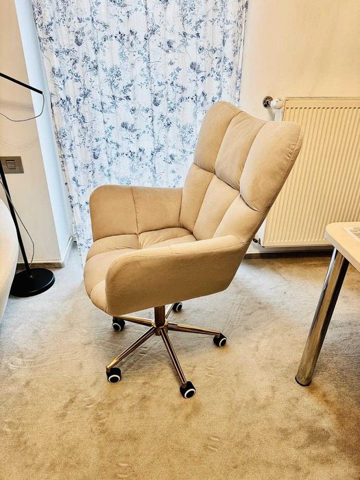 Fotoliu birou rotativ, spatar inalt, catifea gri, stare foarte bună