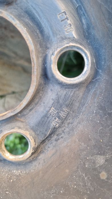 Джанти 15" 5х100  със зимни гуми 185 60 15 vw polo