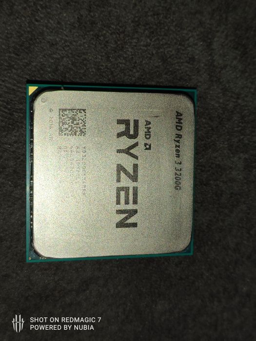 AMD Ryzen 3 3200g