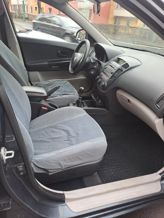Kia Ceed 1.6  2008            .