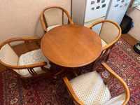 Продаётся Кухонный круглый стол и кресла