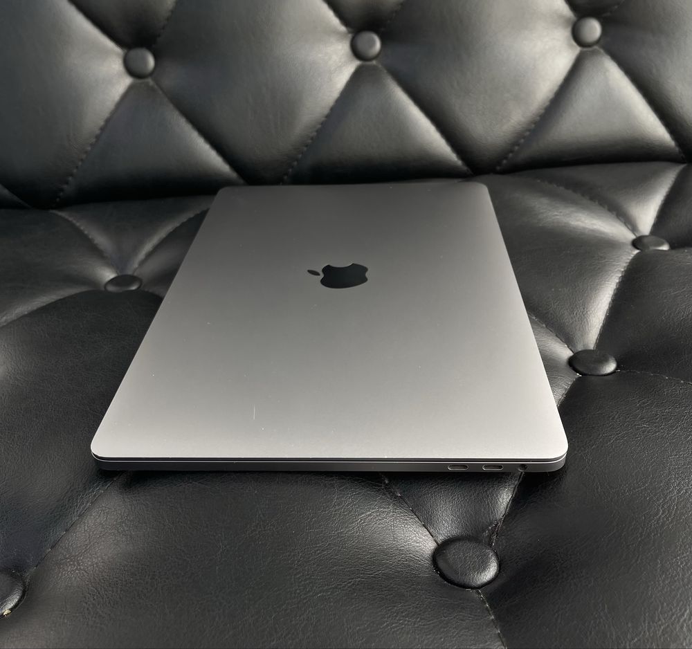 Apple MacBook Pro 2019 года в хорошем состояние
