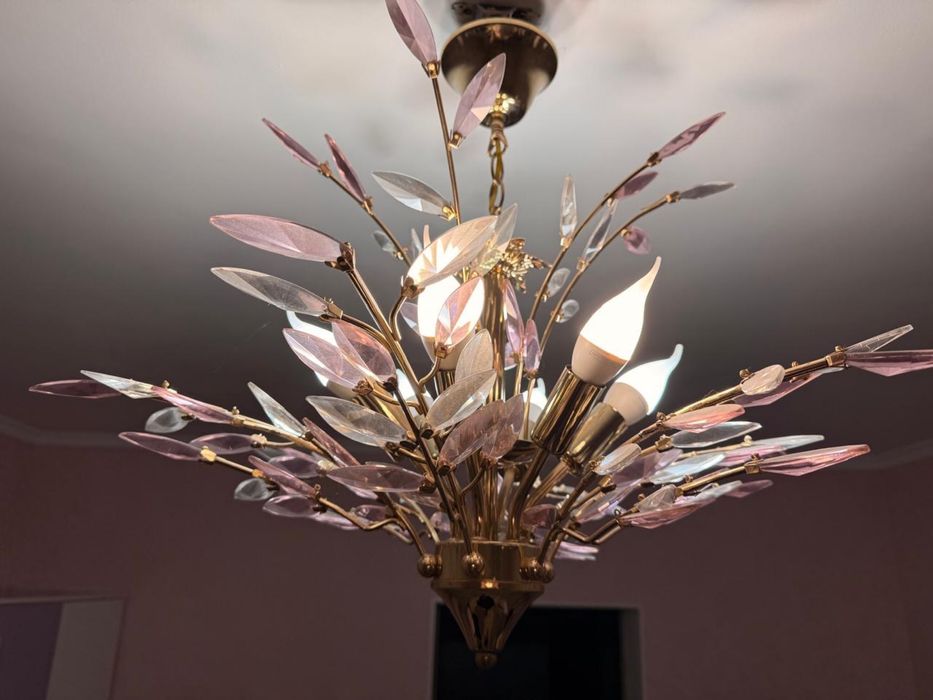 Люстра в хорошем состоянии